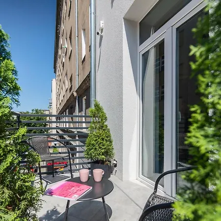 Andrzejczyk - świętojańska 96 Apartament *