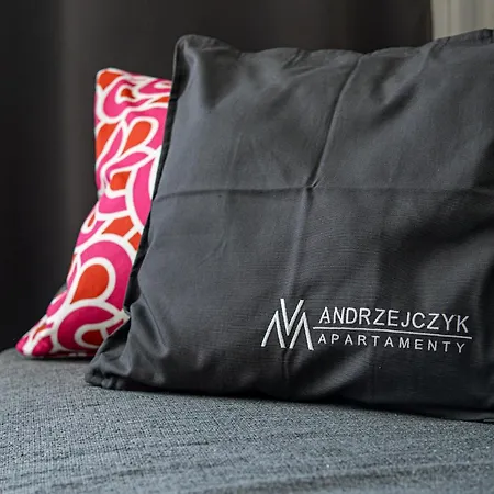 Daire Andrzejczyk - Swietojanska 96 *