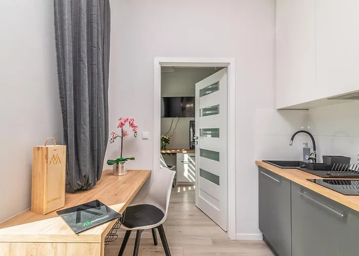 Andrzejczyk - Swietojanska 96 *