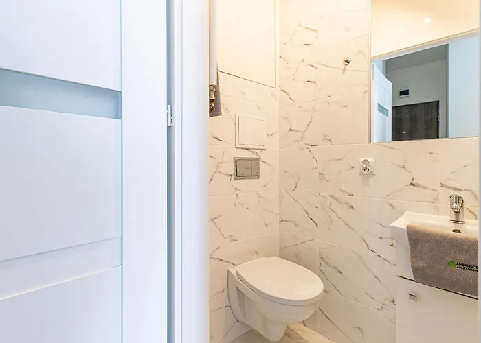 Andrzejczyk - Swietojanska 96 *