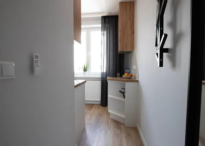 Andrzejczyk - Swietojanska 96 *