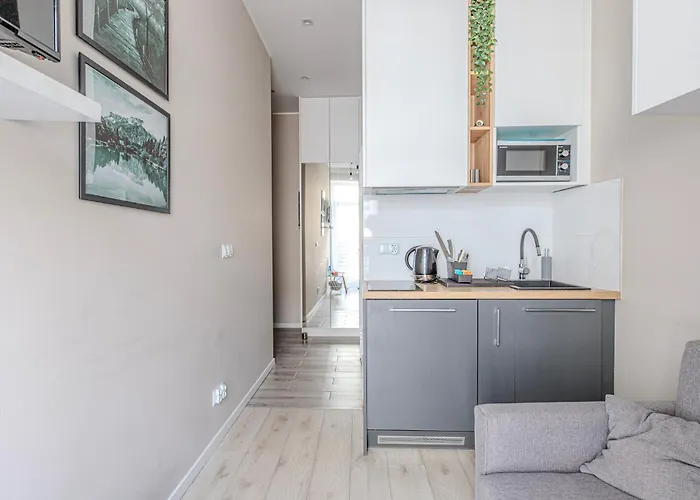 Andrzejczyk - Swietojanska 96 *